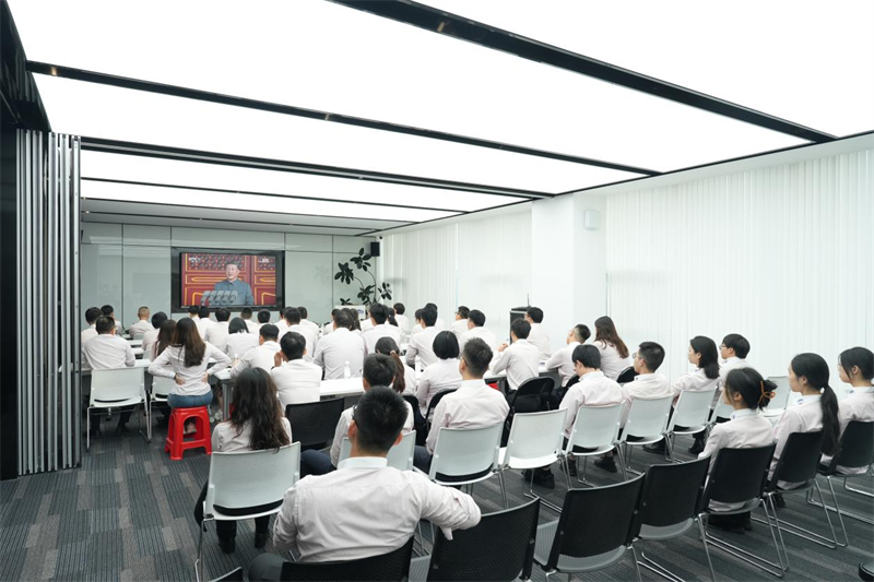 Он жылдық БҰС-да және Даундар, 1,4 миллиард «Халықтық жүректер-qgm акциялары» АҚ Отанымен даңқ