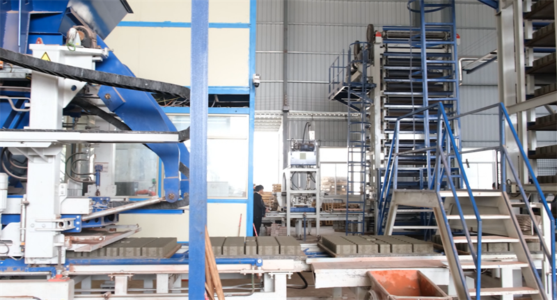 Бір машина, бірнеше кірпіш, энергия үнемдеу және көміртекті азайту, QGM ZENITH 15 моделі жасыл құрылыс материалдарының «QGM моделін» жасайды