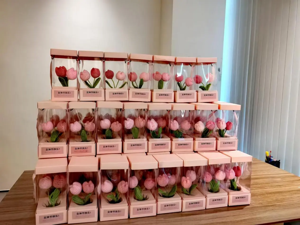 Quangong Machinery Co., Ltd компаниясы әйелдер күнін тойлау үшін «оның күшіне» құрмет көрсете отырып, жүрек жылыту шараларын өткізеді.